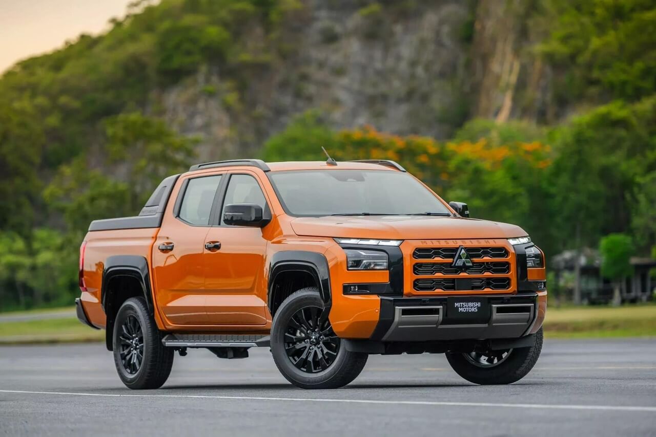 Mitsubishi Triton 2025: Vượt Mọi Địa Hình, Chinh Phục Mọi Thử Thách
